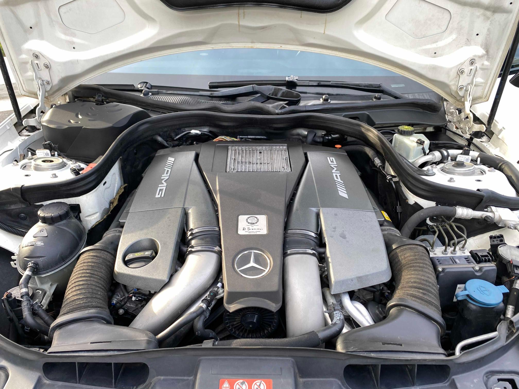 Photo 6 VIN: WDDLJ7EB8CA049304 - MERCEDES-BENZ CLS 63 AMG 