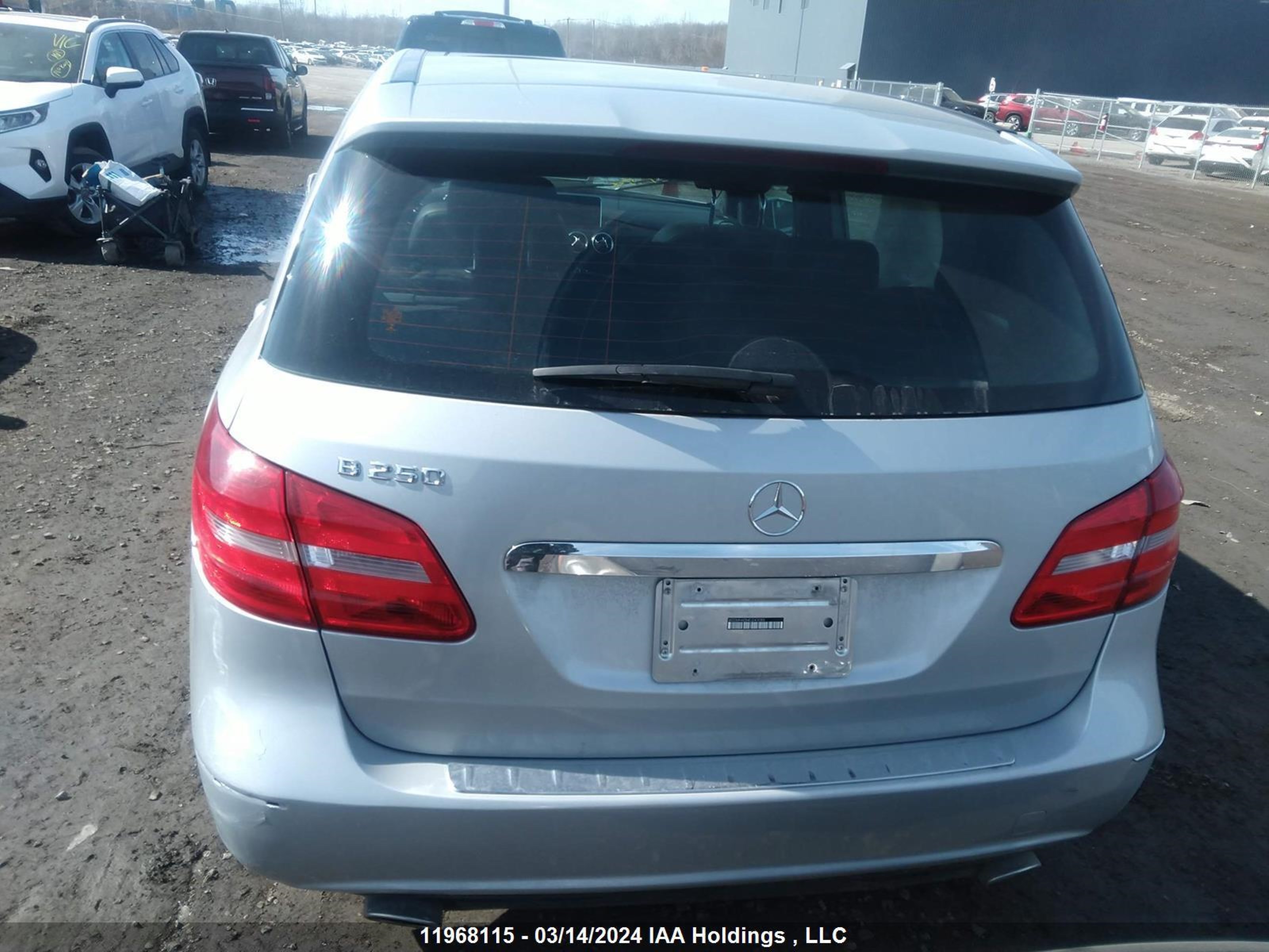 Photo 16 VIN: WDDMH4EB4EJ243085 - MERCEDES-BENZ NULL 