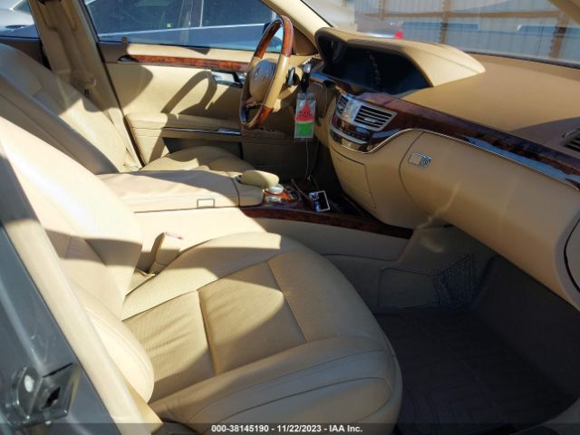 Photo 4 VIN: WDDNG7BB1BA362723 - MERCEDES-BENZ S 550 