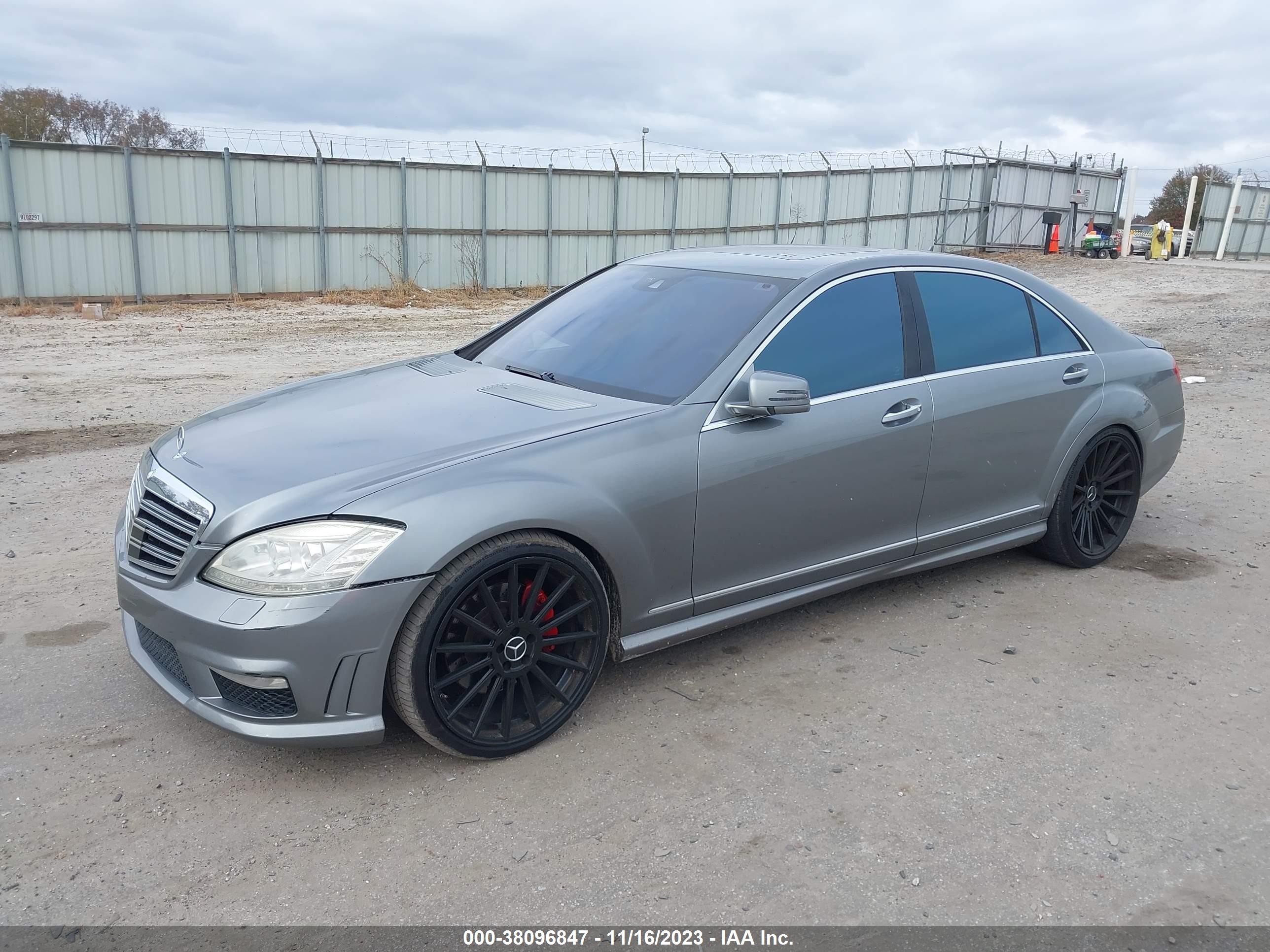 Photo 1 VIN: WDDNG7BB3BA403076 - MERCEDES-BENZ S-KLASSE 