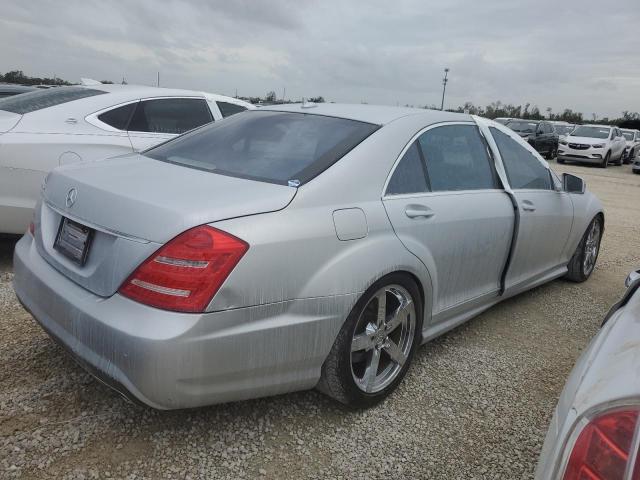 Photo 2 VIN: WDDNG7BB4AA337300 - MERCEDES-BENZ S 550 