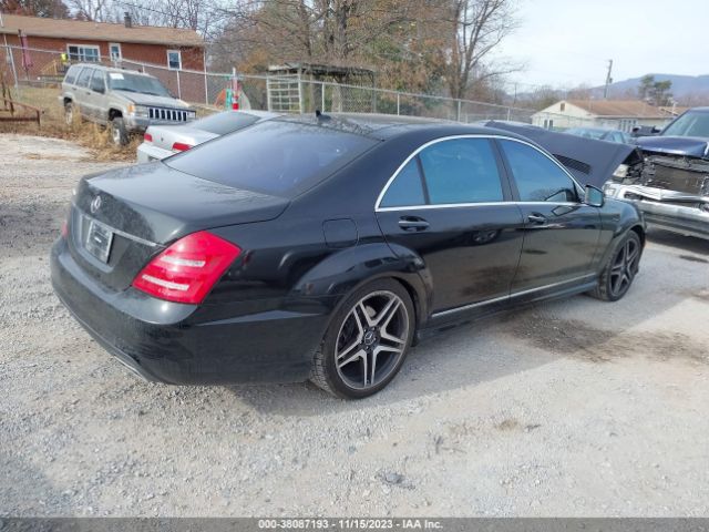 Photo 3 VIN: WDDNG7BB5AA336625 - MERCEDES-BENZ S 550 