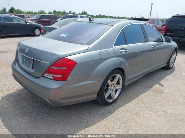 Photo 3 VIN: WDDNG7BB7AA313900 - MERCEDES-BENZ S 550 