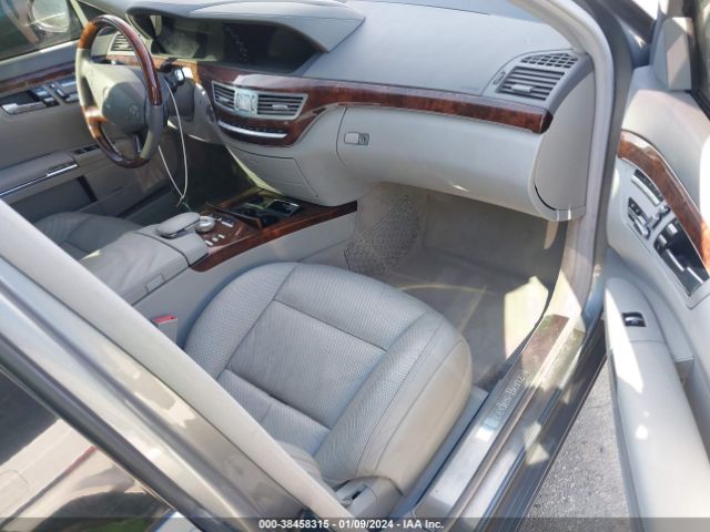 Photo 4 VIN: WDDNG7DB0DA496526 - MERCEDES-BENZ S 550 