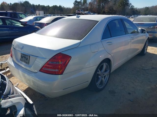 Photo 3 VIN: WDDNG7DB0DA498972 - MERCEDES-BENZ S 550 