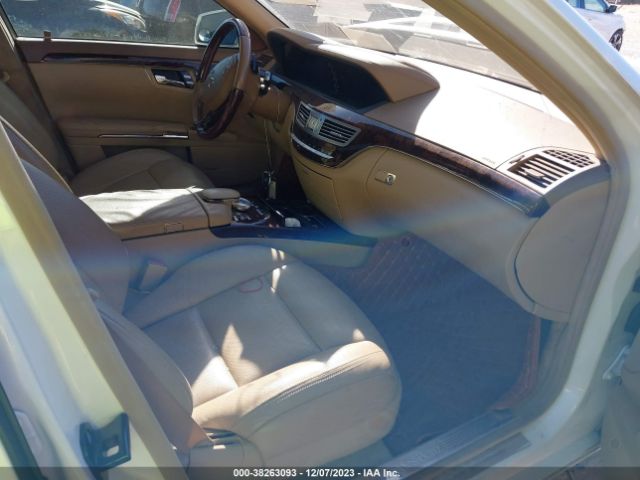 Photo 4 VIN: WDDNG7DB0DA498972 - MERCEDES-BENZ S 550 