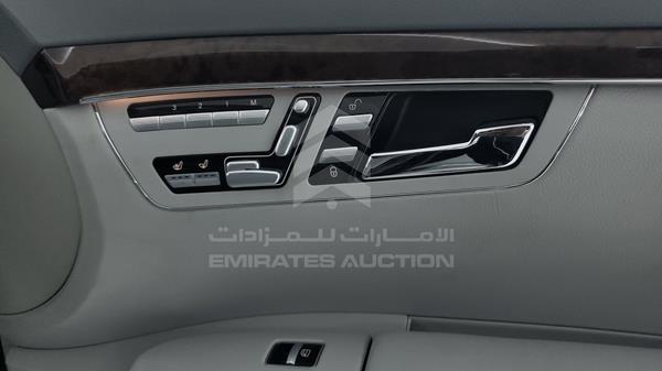 Photo 16 VIN: WDDNG7DB1DA525841 - MERCEDES-BENZ S 550 