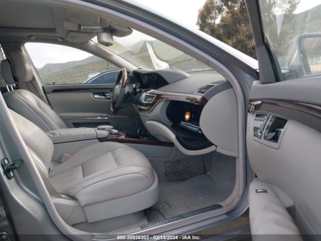 Photo 4 VIN: WDDNG7DB3CA426632 - MERCEDES-BENZ S 550 