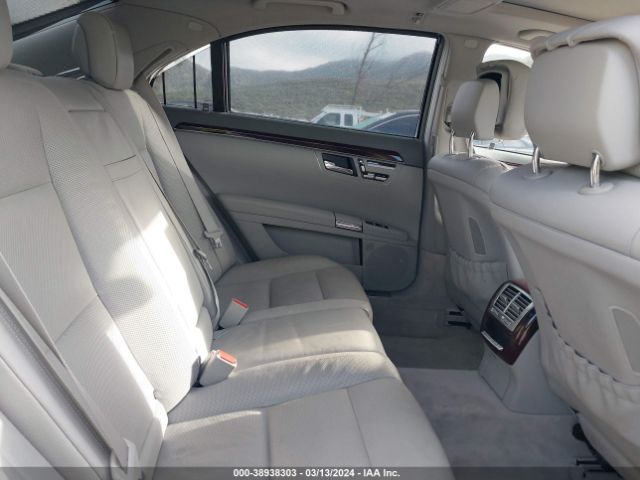 Photo 7 VIN: WDDNG7DB3CA426632 - MERCEDES-BENZ S 550 