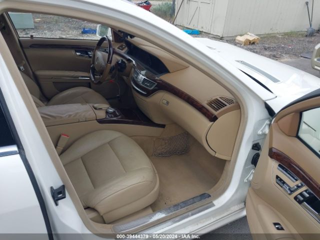 Photo 4 VIN: WDDNG7DB3DA510645 - MERCEDES-BENZ S 550 