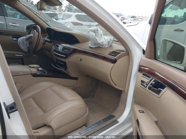 Photo 4 VIN: WDDNG7DB6DA496417 - MERCEDES-BENZ S 550 