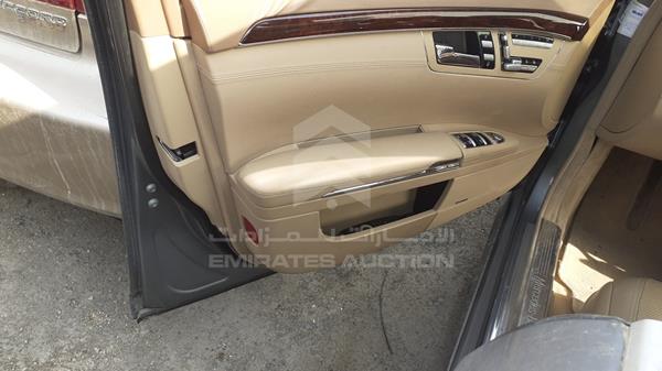 Photo 8 VIN: WDDNG7DB7BA408553 - MERCEDES-BENZ S 500 