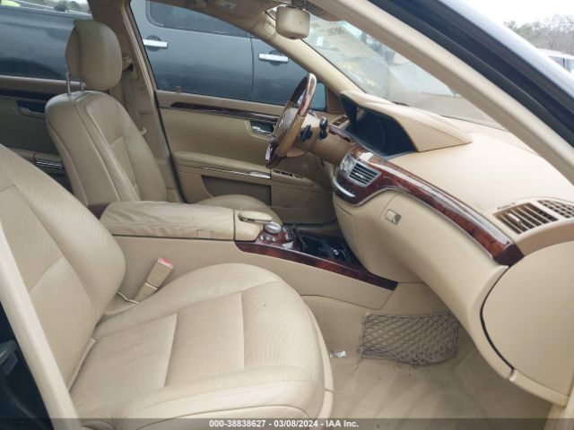 Photo 4 VIN: WDDNG7DB7CA433762 - MERCEDES-BENZ S 550 