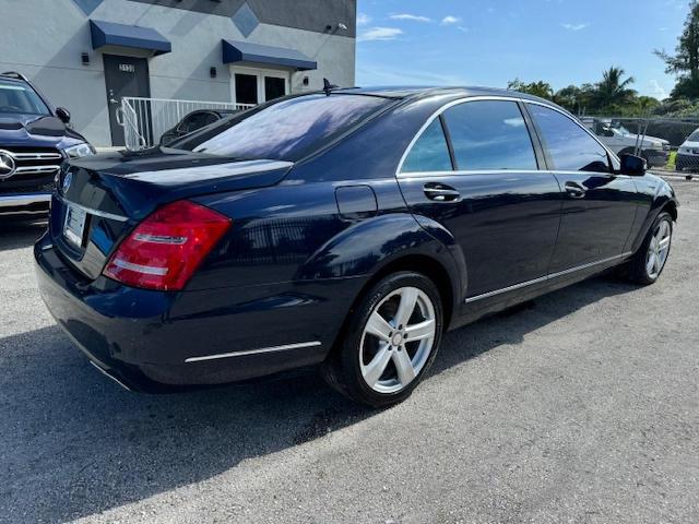 Photo 2 VIN: WDDNG7DB7DA513886 - MERCEDES-BENZ S 550 