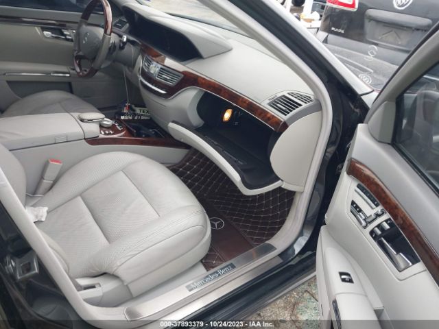 Photo 4 VIN: WDDNG7DB7DA518571 - MERCEDES-BENZ S 550 