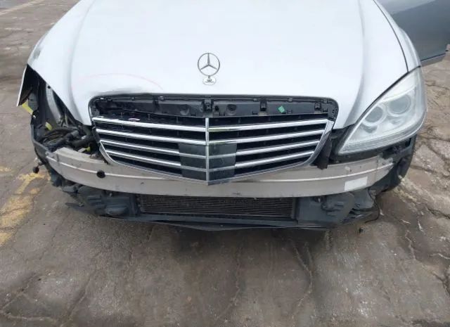 Photo 5 VIN: WDDNG7DB8DA493440 - MERCEDES-BENZ S 550 