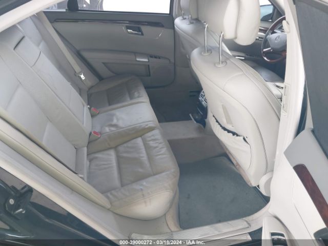 Photo 7 VIN: WDDNG7DB9CA467265 - MERCEDES-BENZ S 550 