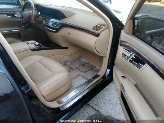 Photo 4 VIN: WDDNG7DBXCA420813 - MERCEDES-BENZ S-CLASS 