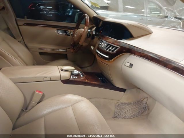 Photo 4 VIN: WDDNG8GB6BA410120 - MERCEDES-BENZ S 550 