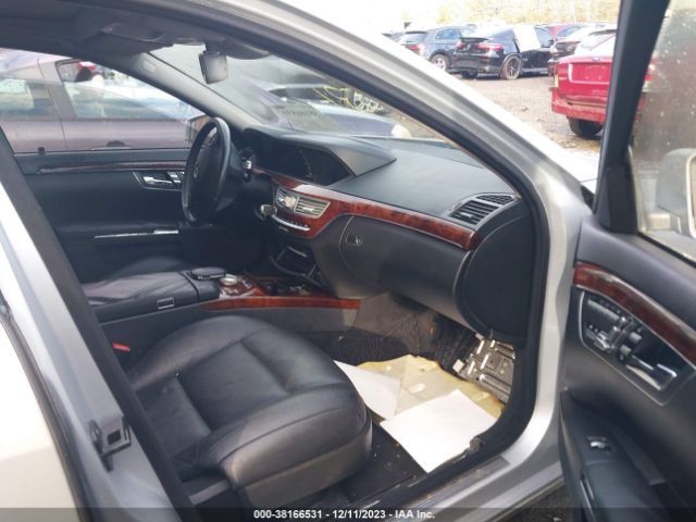 Photo 4 VIN: WDDNG9EB1CA436974 - MERCEDES-BENZ S 550 