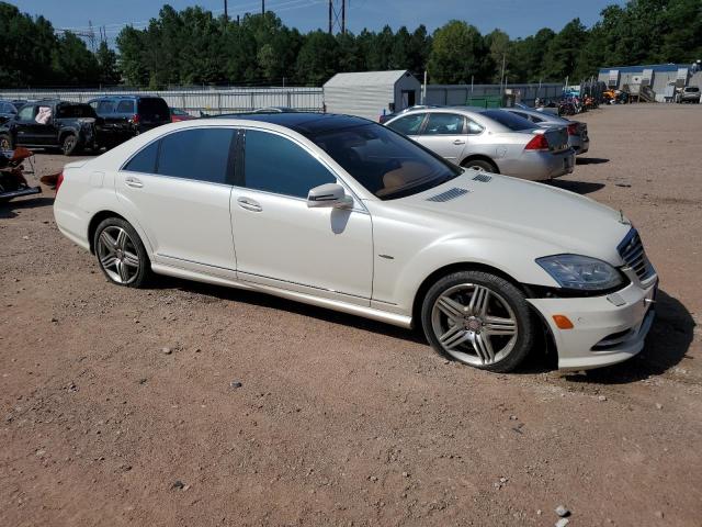 Photo 3 VIN: WDDNG9EB3CA440055 - MERCEDES-BENZ 550 