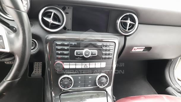 Photo 18 VIN: WDDPK3EA2GF118110 - MERCEDES-BENZ SLK 200 