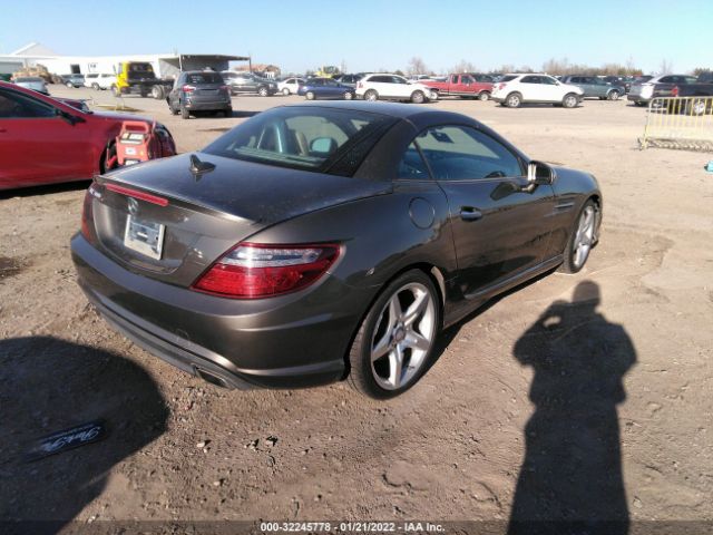 Photo 3 VIN: WDDPK3JA2GF119859 - MERCEDES-BENZ SLK 