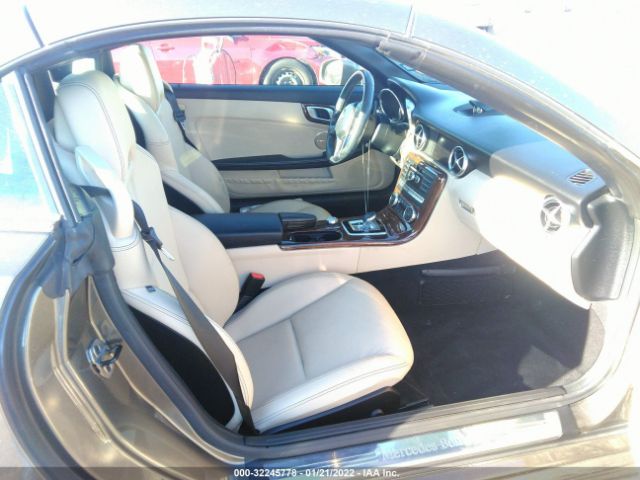 Photo 4 VIN: WDDPK3JA2GF119859 - MERCEDES-BENZ SLK 