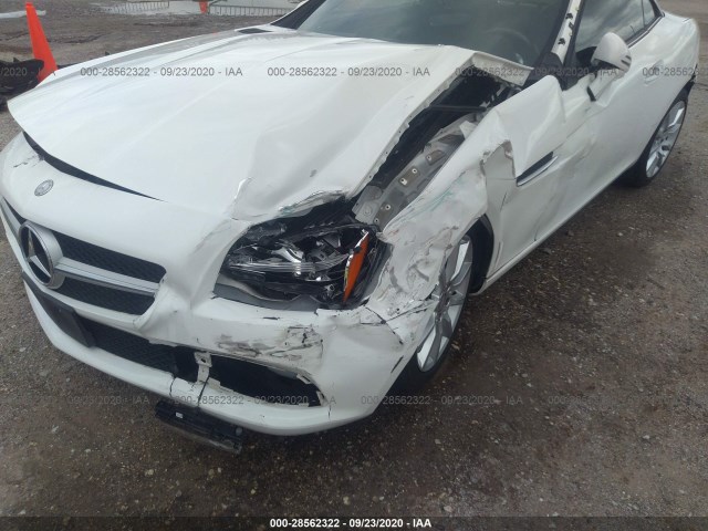 Photo 5 VIN: WDDPK3JA3GF121670 - MERCEDES-BENZ SLK 