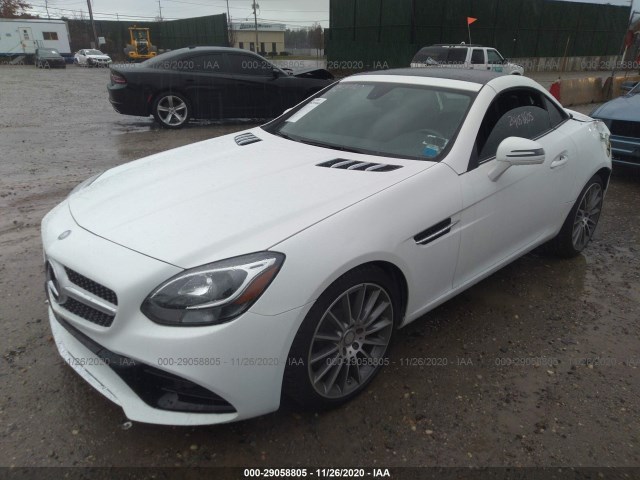 Photo 1 VIN: WDDPK3JA4HF137278 - MERCEDES-BENZ SLC 