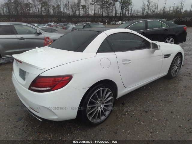 Photo 3 VIN: WDDPK3JA4HF137278 - MERCEDES-BENZ SLC 