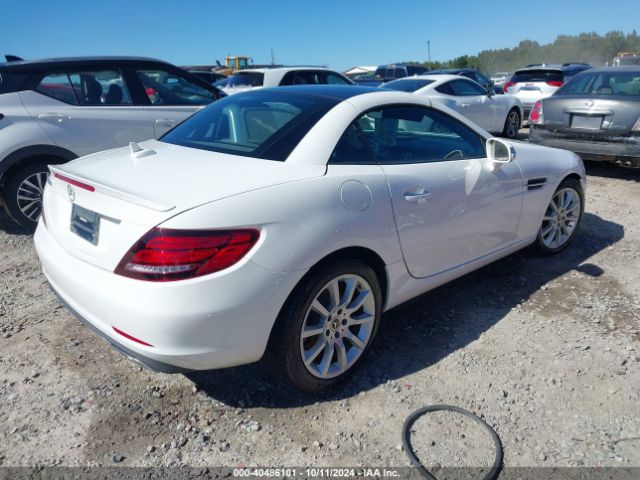 Photo 3 VIN: WDDPK3JA4HF139709 - MERCEDES-BENZ SLC-CLASS 