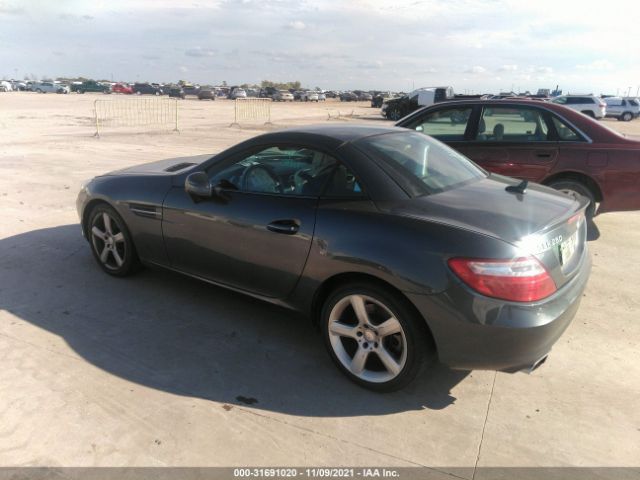 Photo 2 VIN: WDDPK4HA2CF035126 - MERCEDES-BENZ SLK-CLASS 