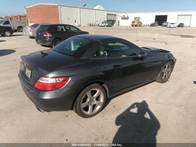 Photo 3 VIN: WDDPK4HA2CF035126 - MERCEDES-BENZ SLK-CLASS 