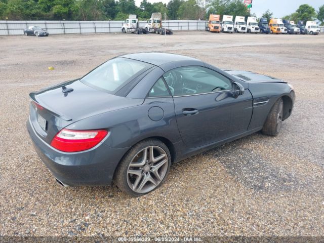 Photo 3 VIN: WDDPK4HA2DF052574 - MERCEDES-BENZ SLK-CLASS 