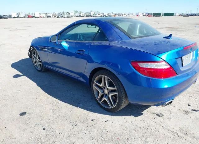 Photo 2 VIN: WDDPK4HA4CF036374 - MERCEDES-BENZ SLK-CLASS 