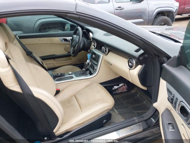 Photo 4 VIN: WDDPK4HA4EF074710 - MERCEDES-BENZ SLK 250 