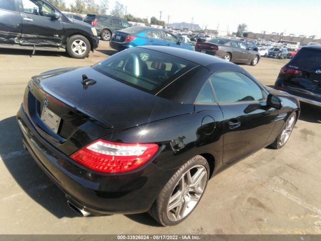 Photo 3 VIN: WDDPK4HA4FF104483 - MERCEDES-BENZ SLK-CLASS 