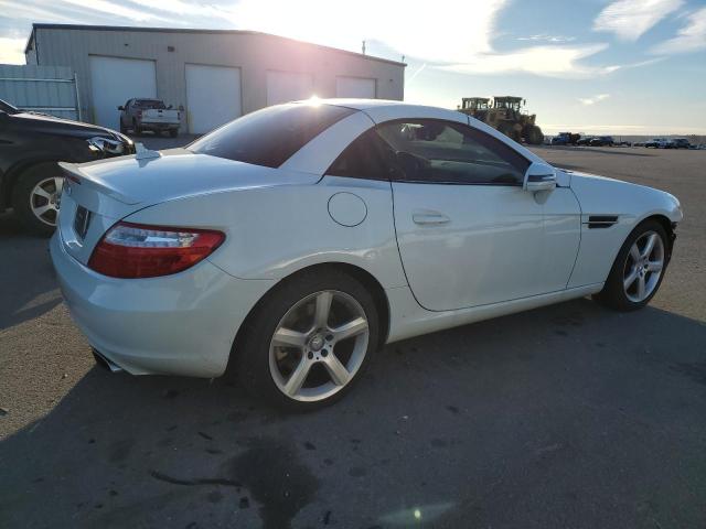 Photo 2 VIN: WDDPK4HA8CF035924 - MERCEDES-BENZ SLK-CLASS 