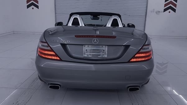 Photo 26 VIN: WDDPK4HA8EF084012 - MERCEDES-BENZ SLK 250 