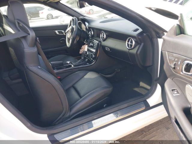 Photo 4 VIN: WDDPK4HA8FF099501 - MERCEDES-BENZ SLK 250 