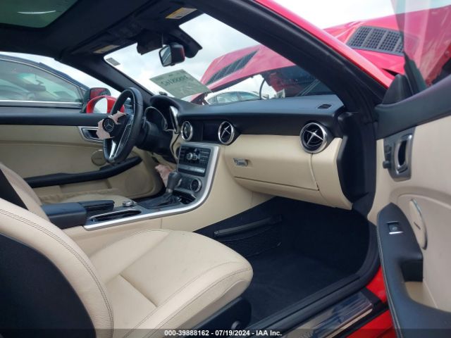 Photo 4 VIN: WDDPK4HA8FF112800 - MERCEDES-BENZ SLK-CLASS 