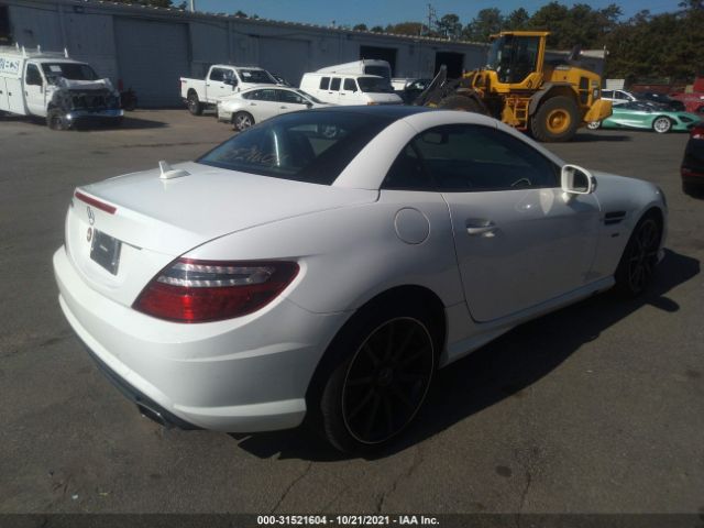 Photo 3 VIN: WDDPK4HA9FF108884 - MERCEDES-BENZ SLK-CLASS 