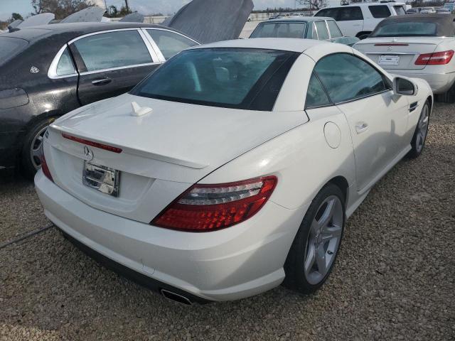 Photo 3 VIN: WDDPK4HAXDF056811 - MERCEDES-BENZ SLK 250 