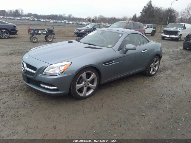 Photo 1 VIN: WDDPK5HA2CF006859 - MERCEDES-BENZ SLK-CLASS 