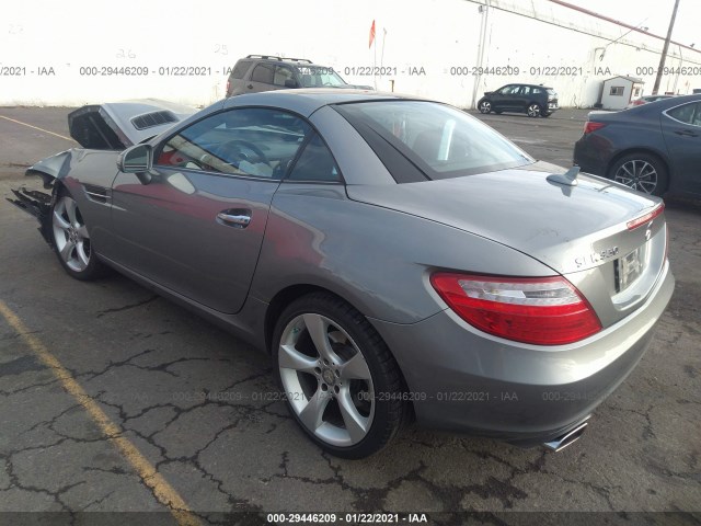 Photo 2 VIN: WDDPK5HA3CF038896 - MERCEDES-BENZ SLK-CLASS 