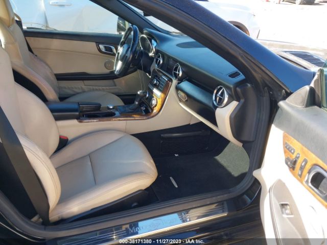 Photo 4 VIN: WDDPK5HA3EF089365 - MERCEDES-BENZ SLK 350 