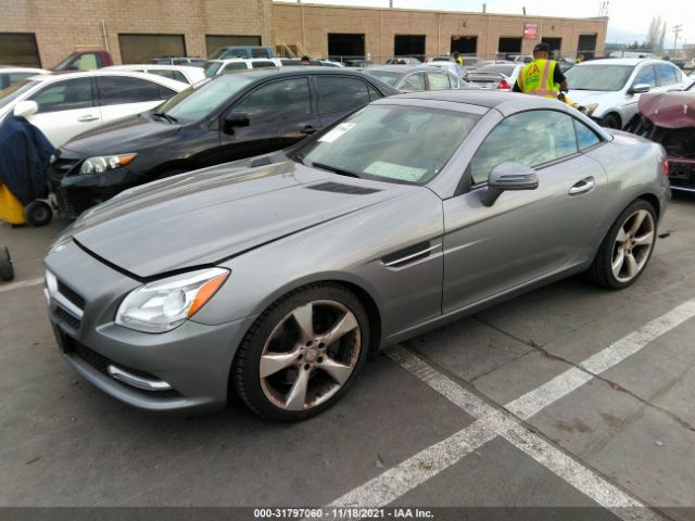 Photo 1 VIN: WDDPK5HA6CF015001 - MERCEDES-BENZ SLK-CLASS 