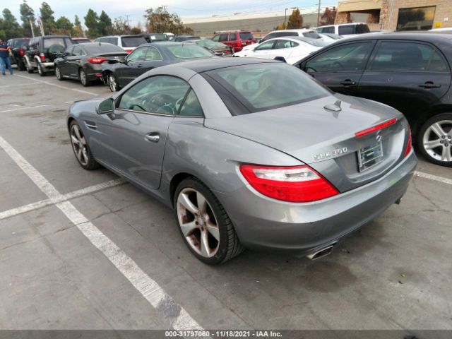 Photo 2 VIN: WDDPK5HA6CF015001 - MERCEDES-BENZ SLK-CLASS 