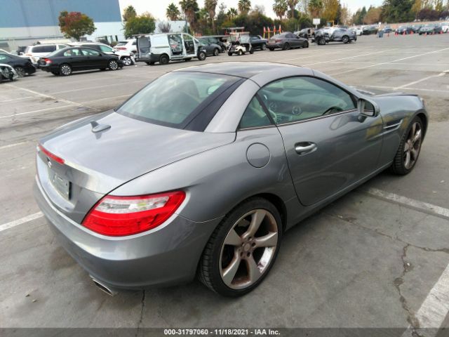 Photo 3 VIN: WDDPK5HA6CF015001 - MERCEDES-BENZ SLK-CLASS 